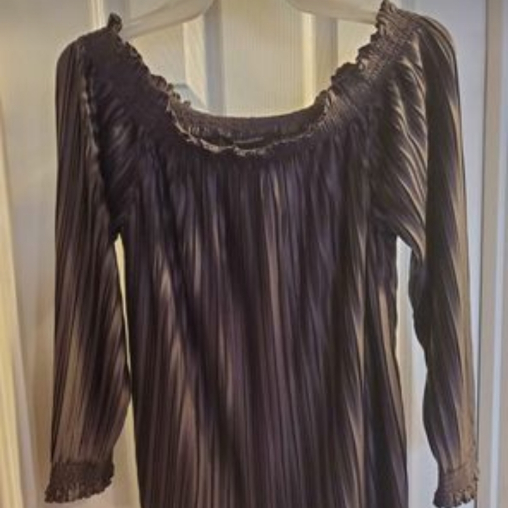 Banana Republic Nwt women's sz small, off-the-shoulder top. Nwt